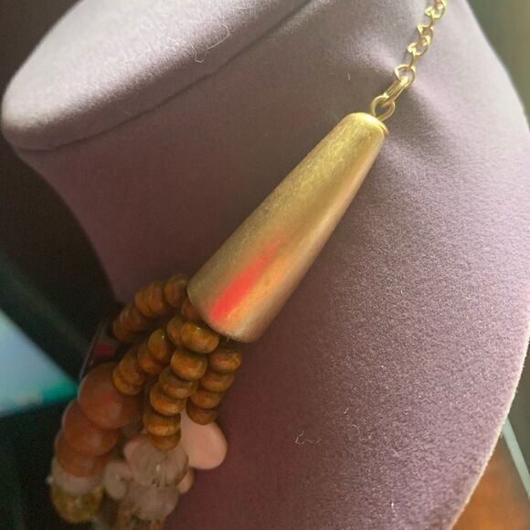 Stone/Shell Necklace  - Picture 5 of 6